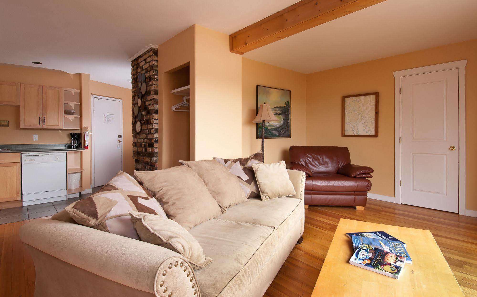 Heriot Bay Inn 외부 사진