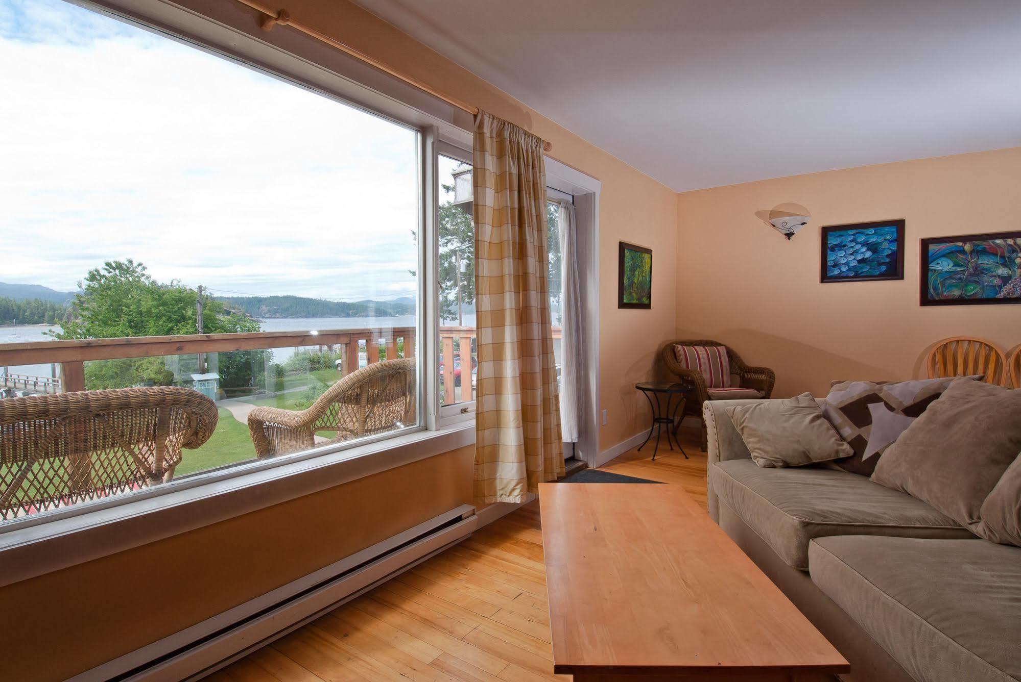 Heriot Bay Inn 외부 사진
