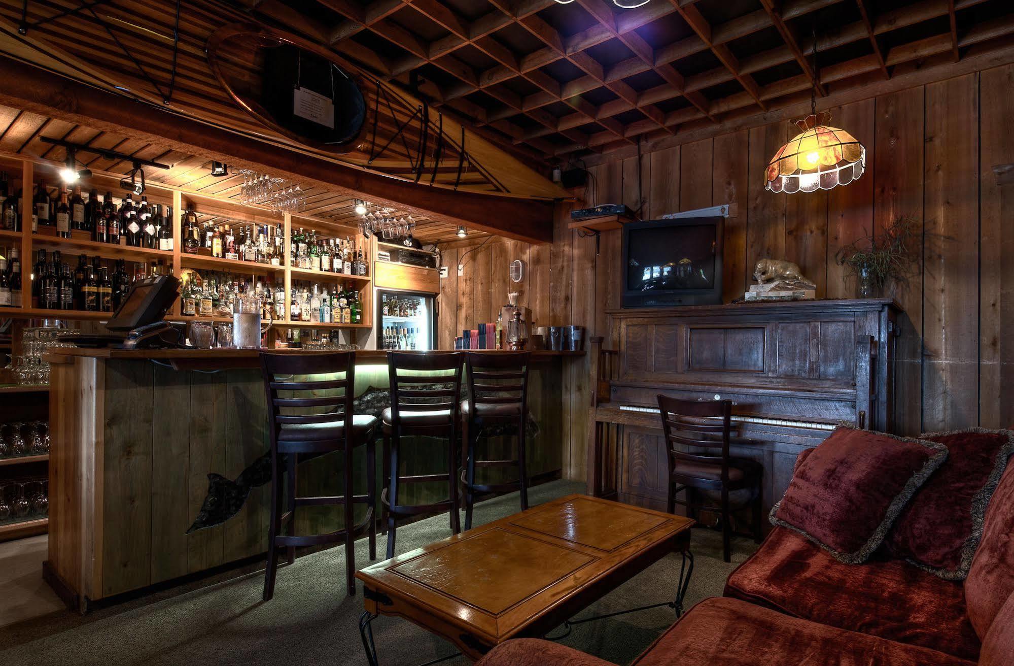 Heriot Bay Inn 외부 사진